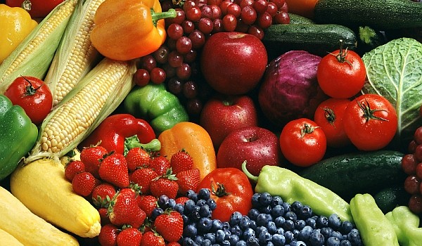 Toate alimentele anticancerigene descrise în acest articol, îndeosebi curele cu fructe, salate şi sucuri naturale, reprezintă adevărate surse de tratament suplimentar care nu ar trebui să fie ignorate.