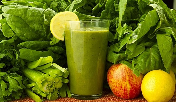 Sucuri bune pentru slăbire – 3 Rețete cu fructe și legume care te ajută să scazi în greutate